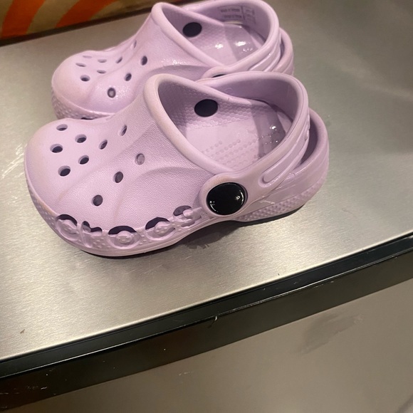 Baby size 5 crocs, slightly used great condition - Picture 2 of 5